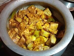 कटहल-आलू की सब्ज़ी
