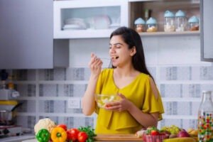 बरसात में बालों और स्किन की देखभाल