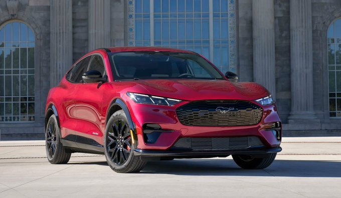 Tesla Model 3 vs Ford Mustang Mach-E