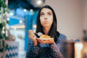 क्यों कुछ लोग मीठे के आदि हो जाते हैं