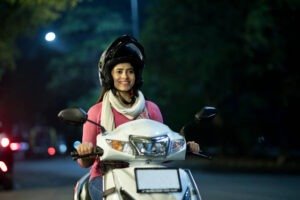 रास्ते में स्कूटी खराब हो जाए तो क्या करें