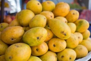 कितना आम खाना चाहिए