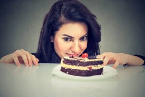क्यों कुछ लोग मीठे के आदि हो जाते हैं