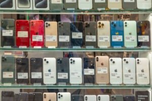 apple iphone sales statistics