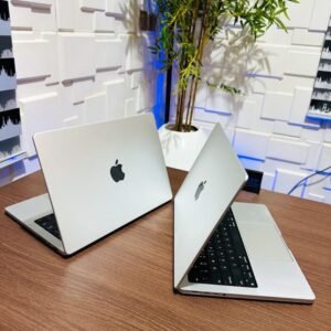 Apple MacBook