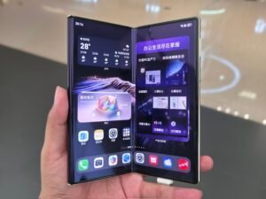 Huawei Mate XTs 