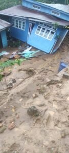 दार्जिलिंग में भूस्खलन से मची तबाही