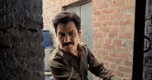 Raat Akeli Hai Review