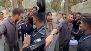 Akshay Kumar Wins Hearts at BMC Polling Booth