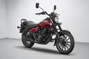 bajaj-avenger-220-street